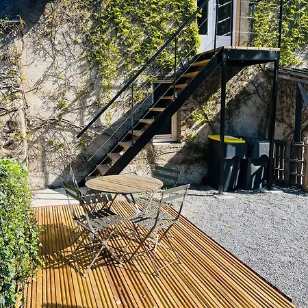 Appartamento Dans Maison Avec Jardin Privatif