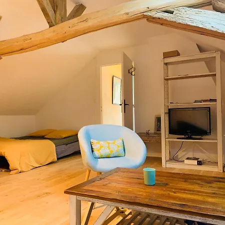 Appartement dans maison avec jardin privatif Апартаменты Mauges-Sur-Loire