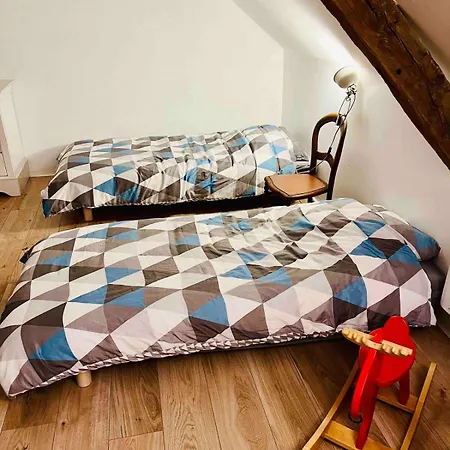 Appartement dans maison avec jardin privatif Апартаменты