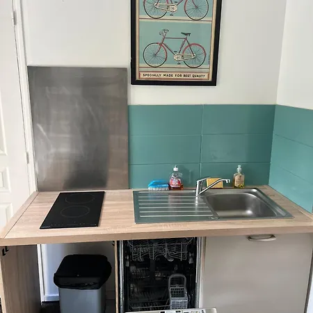 Lägenhet Dans Maison Avec Jardin Privatif *